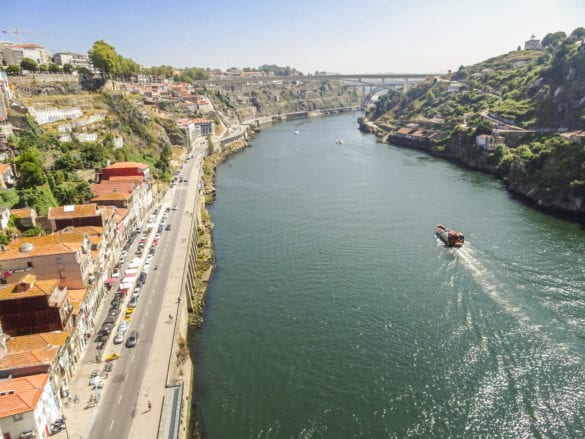 Ponte Dom Luís I am Douro in Porto