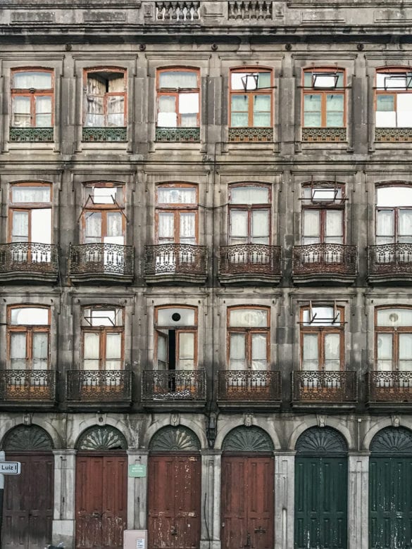 Hausfassade in Ribeira / Porto am Jakobsweg Portugal