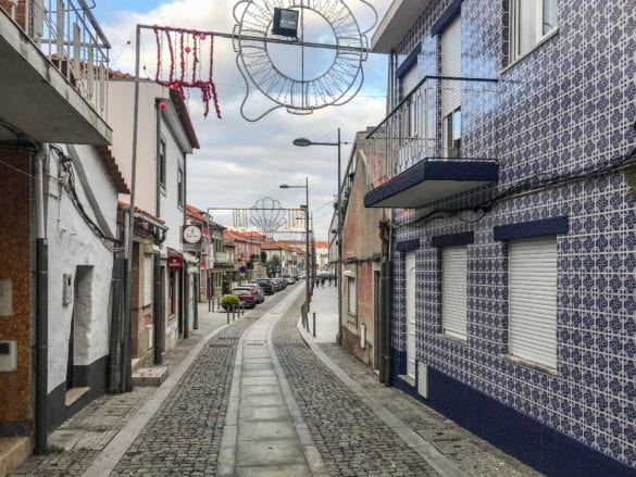 Gasse in Viana do Castelo am Jakobsweg Portugal