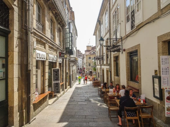 Straße in Santiago de Compostela am Jakobsweg Portugal