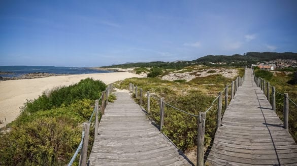 Weggabelung am Praia da Ínsua am Jakobsweg Portugal