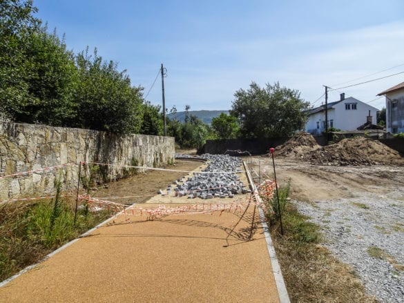 Unfertige Straße in Vila Praia de Âncora am Jakobsweg Portugal
