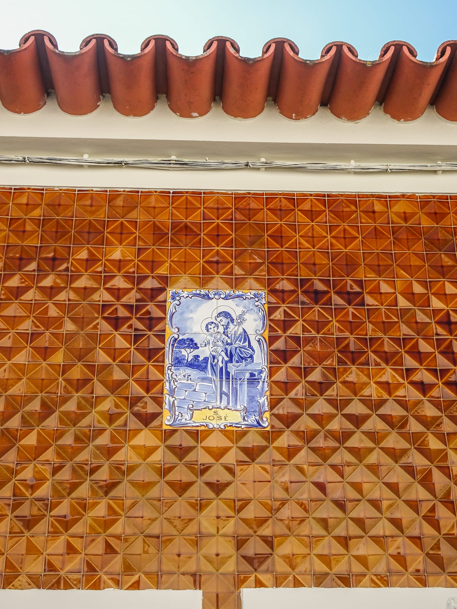 Fliesen an Hausfassade