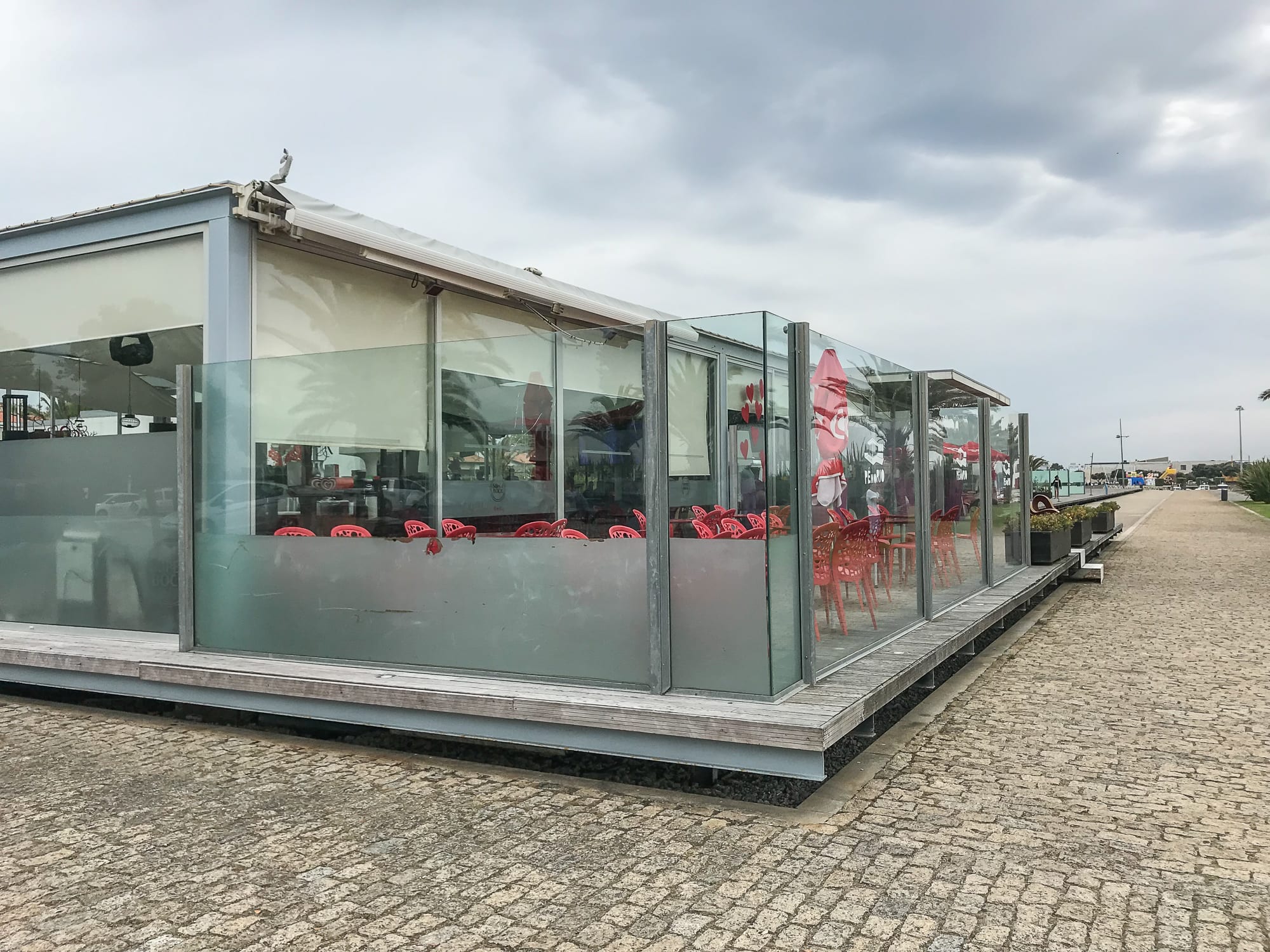 Pé No Rio Bar am Flussufer des Cávado in Esposende am Jakobsweg Portugal